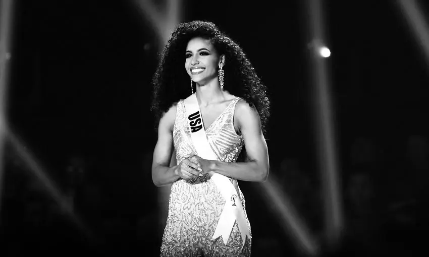 ช็อก!! เชสลี่ คริสต์ Miss USA 2019 ดิ่งตึกดับกลางนิวยอร์ก จบชีวิตในวัย30ปี ช็อก!! เชสลี่ คริสต์ Miss USA 2019 ดิ่งตึกดับกลางนิวยอร์ก จบชีวิตในวัย30ปี