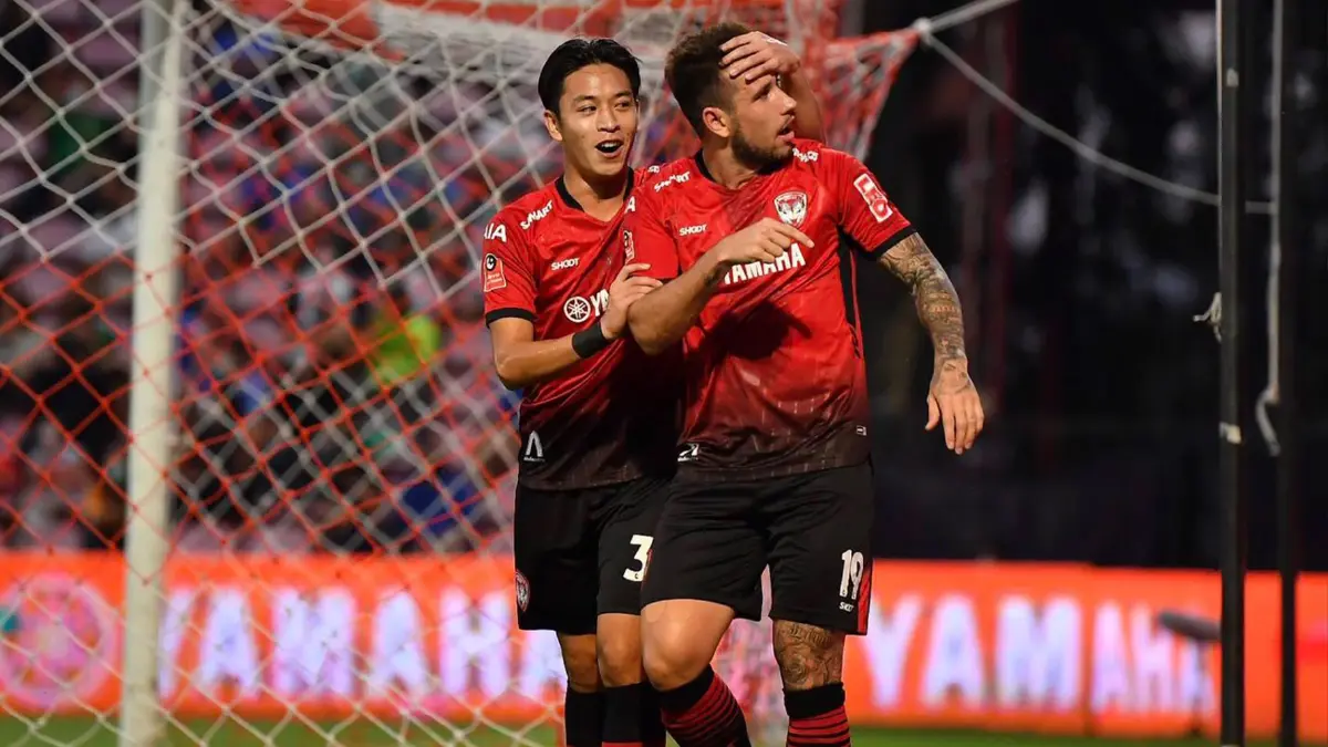 เมืองทองตามเจ๊าบีจี 2-2 ศึกบิ๊กแมตช์ไทยลีก เมืองทองตามเจ๊าบีจี 2-2 ศึกบิ๊กแมตช์ไทยลีก