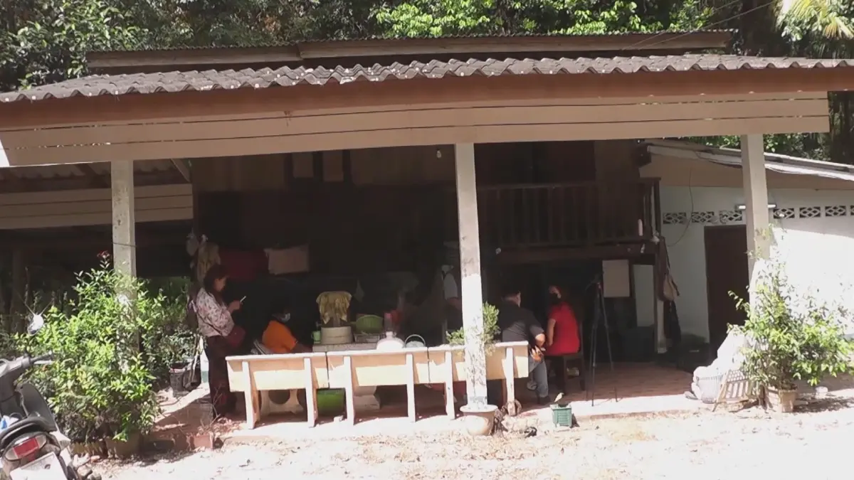 ตร.บุกบ้านยามวิกาลยิงน้องชายผู้ใหญ่บ้านเจ็บ อ้างผู้ต้องหาขัดขืน ตร.บุกบ้านยามวิกาลยิงน้องชายผู้ใหญ่บ้านเจ็บ อ้างผู้ต้องหาขัดขืน