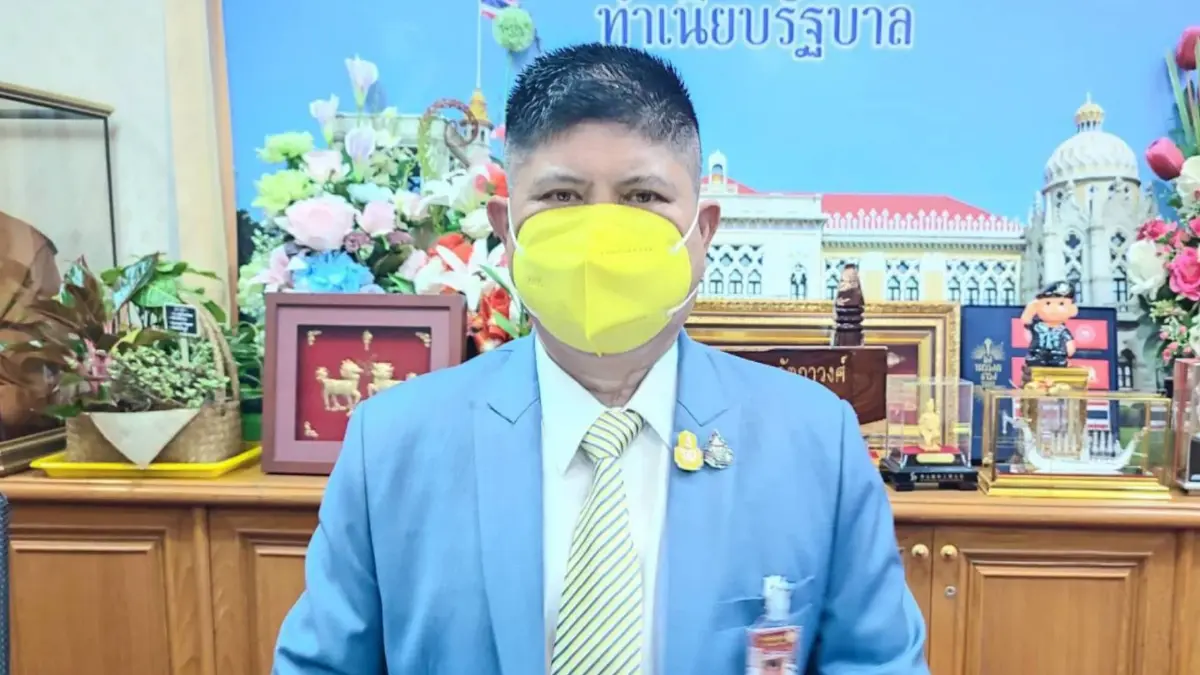 "แรมโบ้" เตือนสติ "ทักษิณ"ก่อนดูดวงคนอื่น ช่วยดูดวงตัวเองก่อน