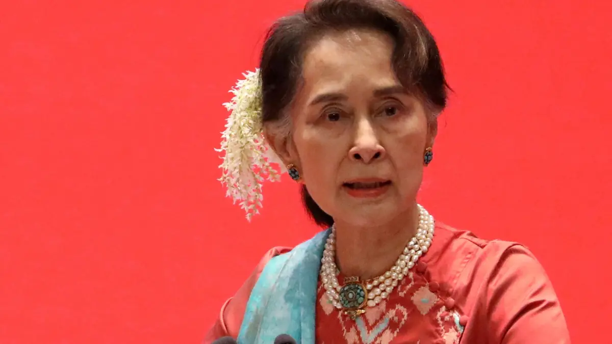 ศาลเมียนมาสั่งจำคุกซูจีอีก 4 ปีจาก 3 ข้อหา ศาลเมียนมาสั่งจำคุกซูจีอีก 4 ปีจาก 3 ข้อหา