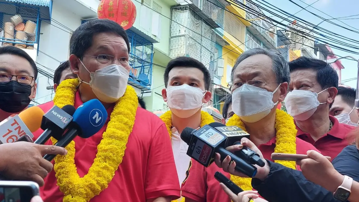 "สร้างอนาคตไทย"ลุยเยาวราชชาวบ้านร้องหา"สมคิด"มาแก้ศก. "สร้างอนาคตไทย"ลุยเยาวราชชาวบ้านร้องหา"สมคิด"มาแก้ศก.