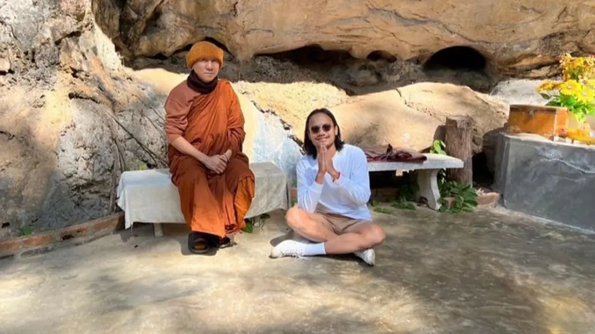 ‘สิงโต นำโชค’ เข้ากราบ ‘หลวงพี่โน้ส อุดม’ แฟนๆร่วมอนุโมทนา สาธุ ‘สิงโต นำโชค’ เข้ากราบ ‘หลวงพี่โน้ส อุดม’ แฟนๆร่วมอนุโมทนา สาธุ