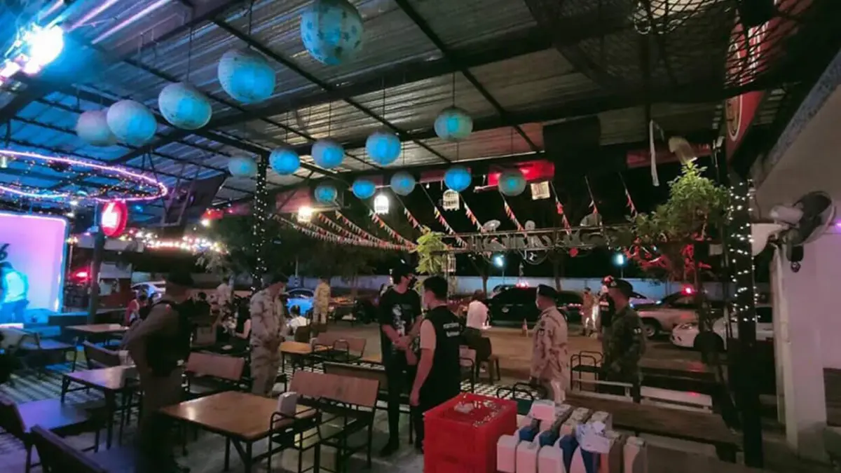 ขอนแก่นจับร้านอาหารปล่อยนั่งดื่มสุราเสี่ยงแพร่โควิด-19 ขอนแก่นจับร้านอาหารปล่อยนั่งดื่มสุราเสี่ยงแพร่โควิด-19