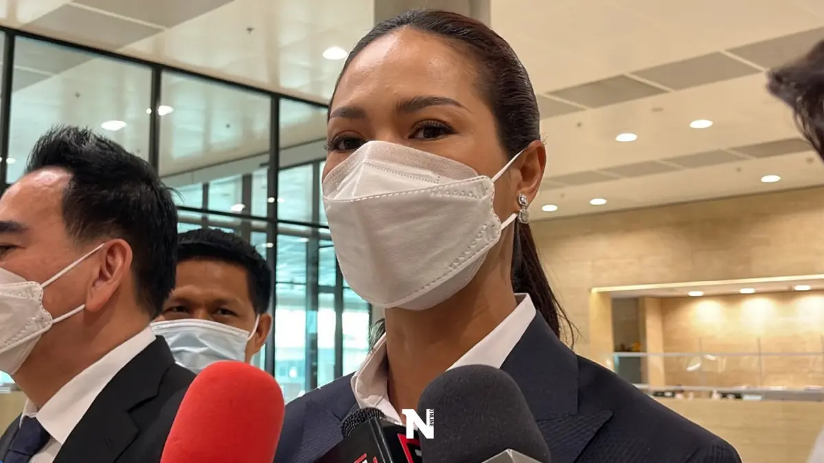 “น้ำหอม”เข้าสภารายงานตัว ลั่นพร้อมทำงานเพื่อประชาชน “น้ำหอม”เข้าสภารายงานตัว ลั่นพร้อมทำงานเพื่อประชาชน