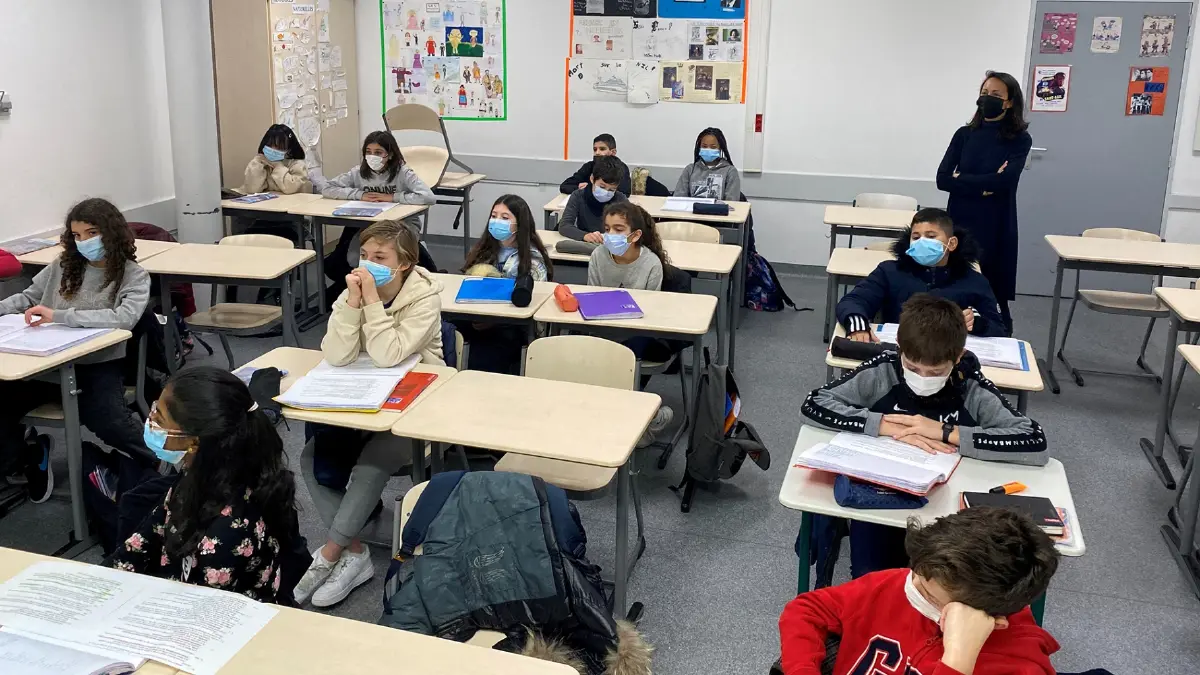 ครูฝรั่งเศสสไตรก์ ไม่พอใจนโยบายคุมโควิดของรัฐ ครูฝรั่งเศสสไตรก์ ไม่พอใจนโยบายคุมโควิดของรัฐ