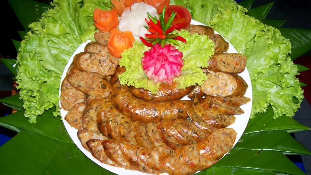 แหนม-ไส้อั่ว กาดหลวงราคาพุ่งตามเนื้อหมู