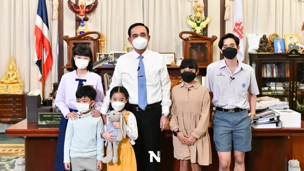 พล.อ.ประยุทธ์ เปิดตึกไทยคู่ฟ้า พาเยาวชนนั่งเก้าอี้นายกฯ รับฟังคนรุ่นใหม่