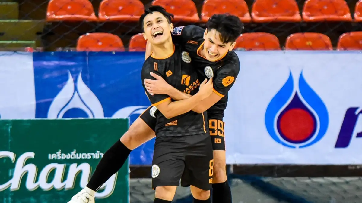 ท่าข้ามอัดท่าเรือ5-2, บลูเวฟไร้พ่าย21นัดติด