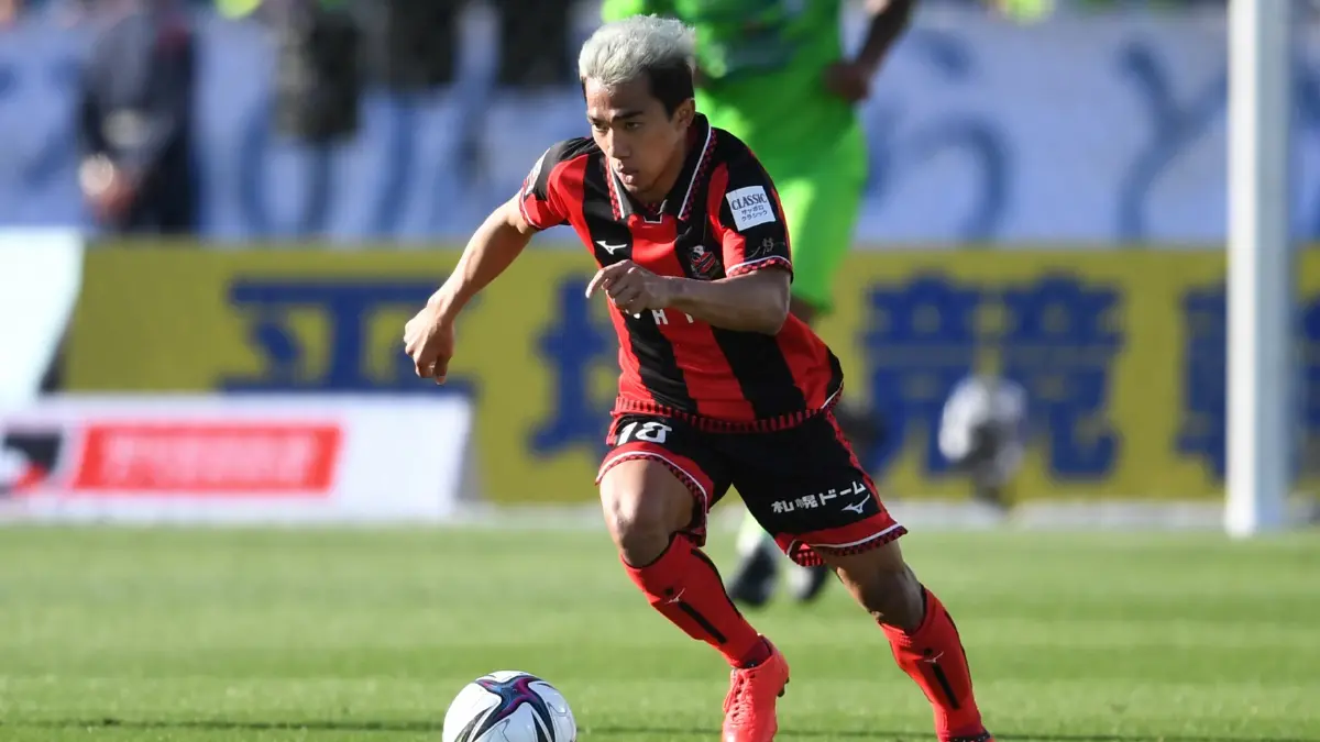 แฟนบอลเจลีกยก"ชนาธิป"กองกลางยอดเยี่ยมของซีซั่น
