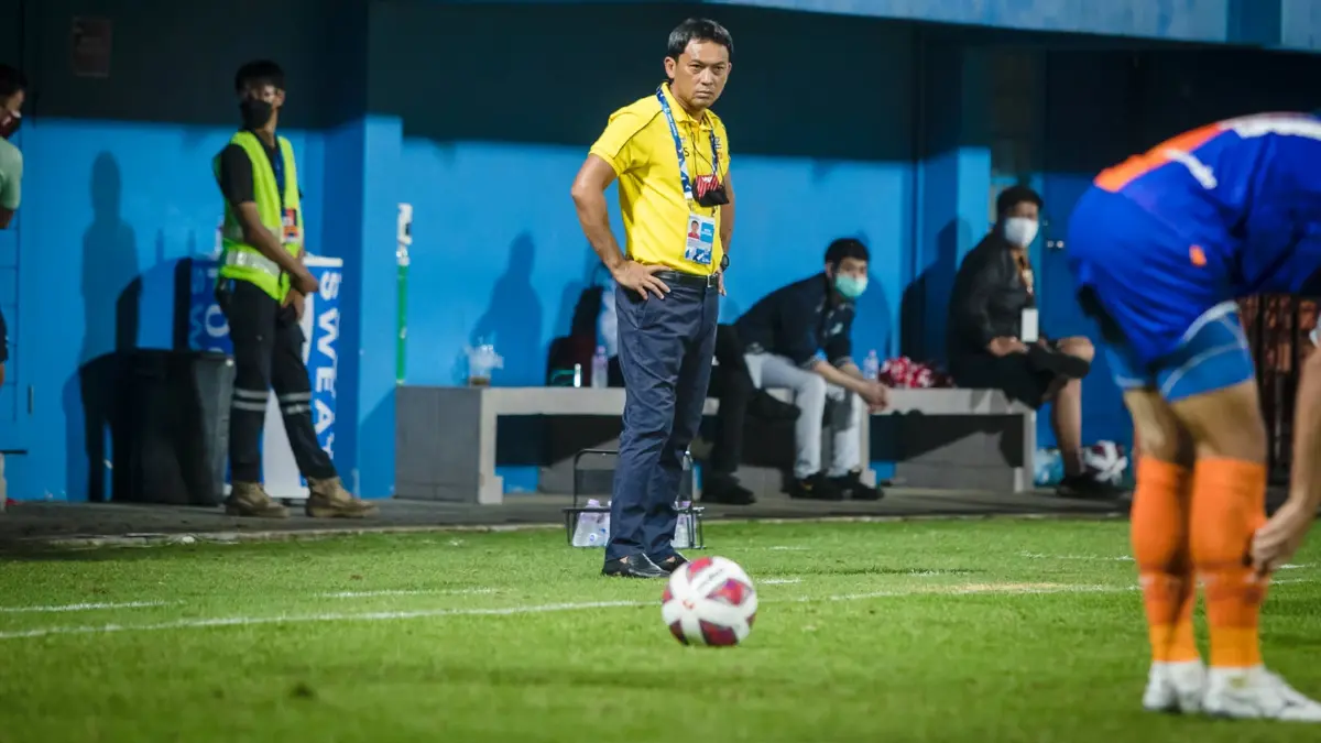 "โค้ชแบน"ลั่นแข้งเทพเน้นทุกถ้วยพร้อมจัดทัพฟูลทีม "โค้ชแบน"ลั่นแข้งเทพเน้นทุกถ้วยพร้อมจัดทัพฟูลทีม