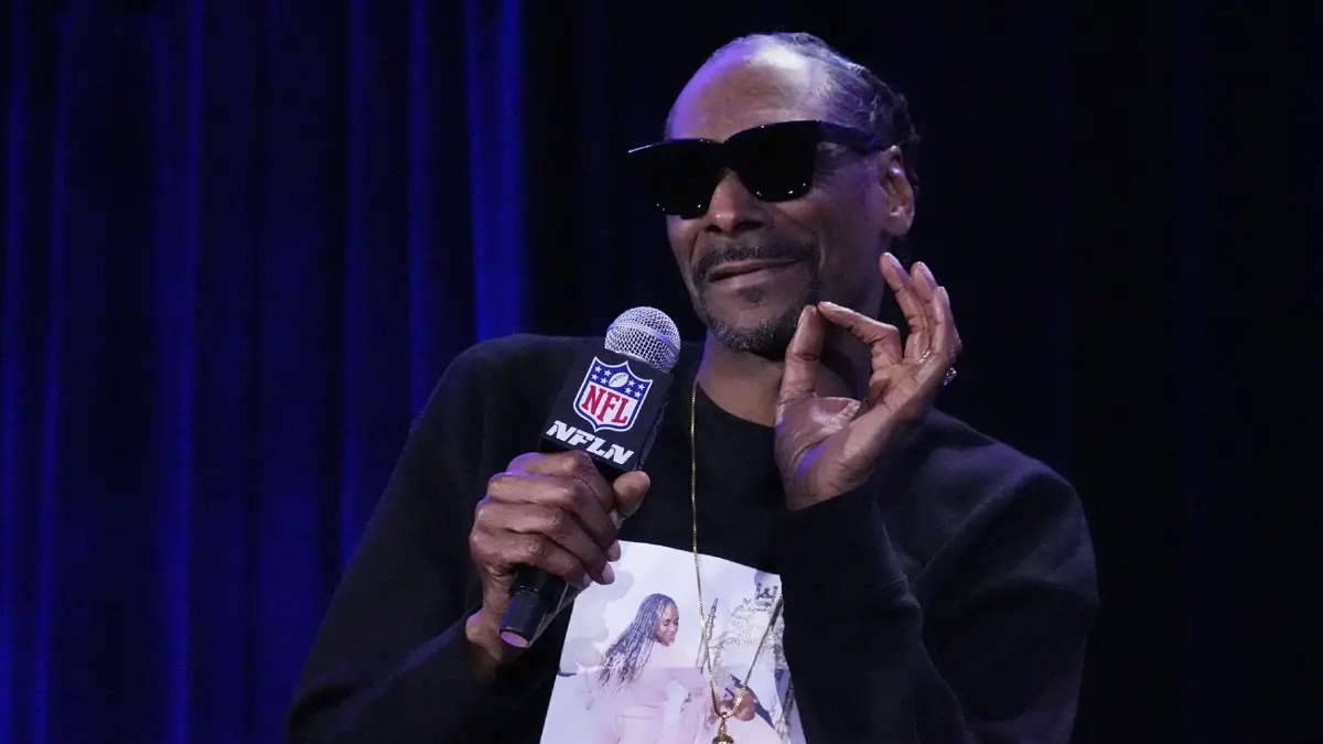 แดนเซอร์นิรนาม ฟ้อง Snoop Dogg ละเมิดทางเพศ แดนเซอร์นิรนาม ฟ้อง Snoop Dogg ละเมิดทางเพศ