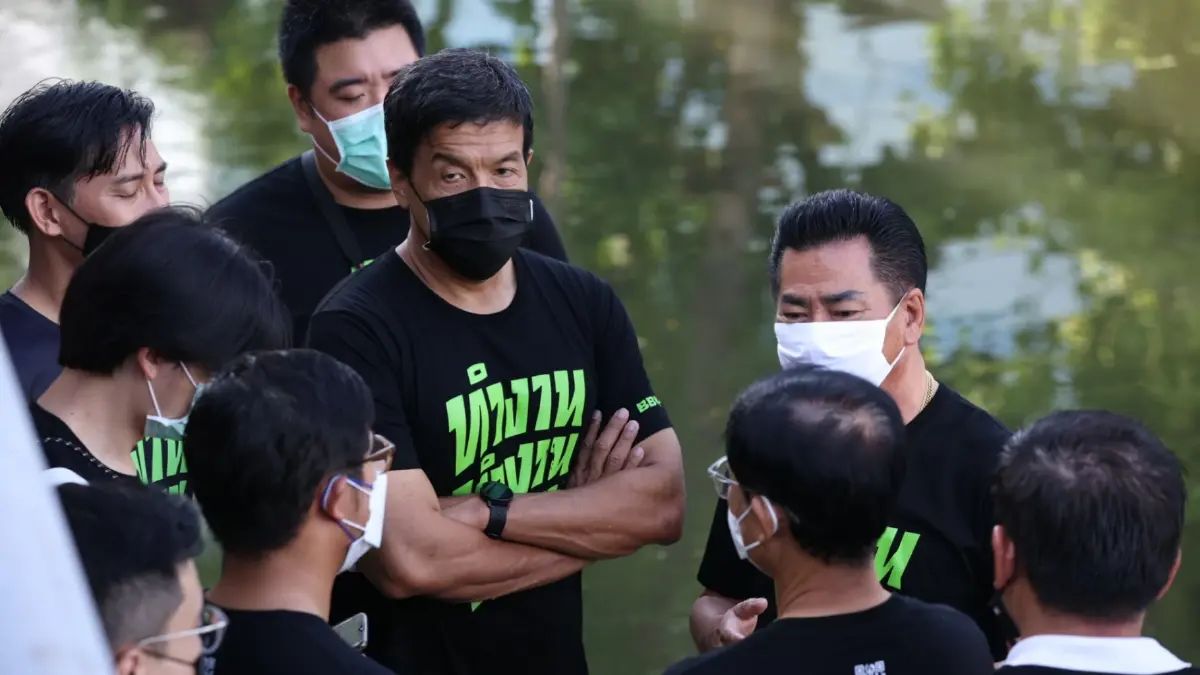 "ชัชชาติ" บุกบางบอน เจอปัญหาอื้อ เล็งพัฒนาแหล่งท่องเที่ยวตลาดน้ำ "ชัชชาติ" บุกบางบอน เจอปัญหาอื้อ เล็งพัฒนาแหล่งท่องเที่ยวตลาดน้ำ