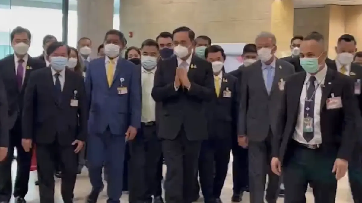 "บิ๊กตู่" พร้อมสู้ศึกอภิปราย ไม่สน "ทักษิณ" เตือนถูกไฮแจ็คเก้าอี้นายกฯ "บิ๊กตู่" พร้อมสู้ศึกอภิปราย ไม่สน "ทักษิณ" เตือนถูกไฮแจ็คเก้าอี้นายกฯ