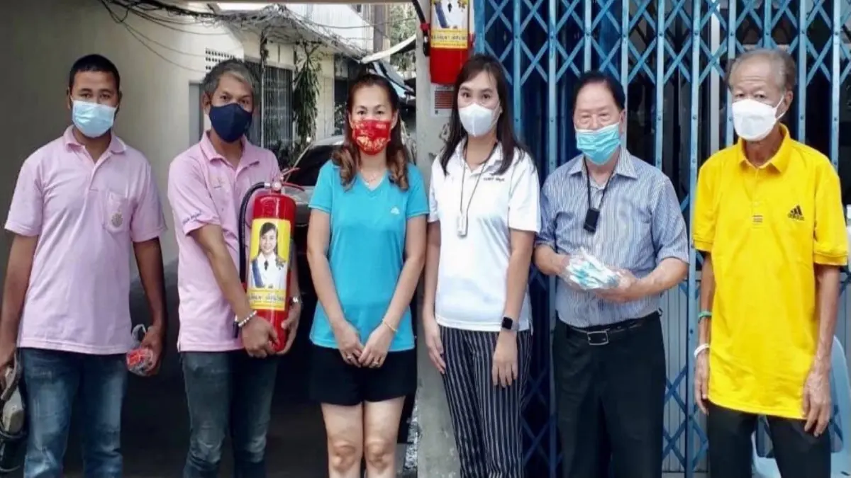“ศิลัมพา” ควง “เสี่ยติ่ง” ลงพื้นที่มอบถังดับเพลิง หน้ากากอนามัย “ศิลัมพา” ควง “เสี่ยติ่ง” ลงพื้นที่มอบถังดับเพลิง หน้ากากอนามัย
