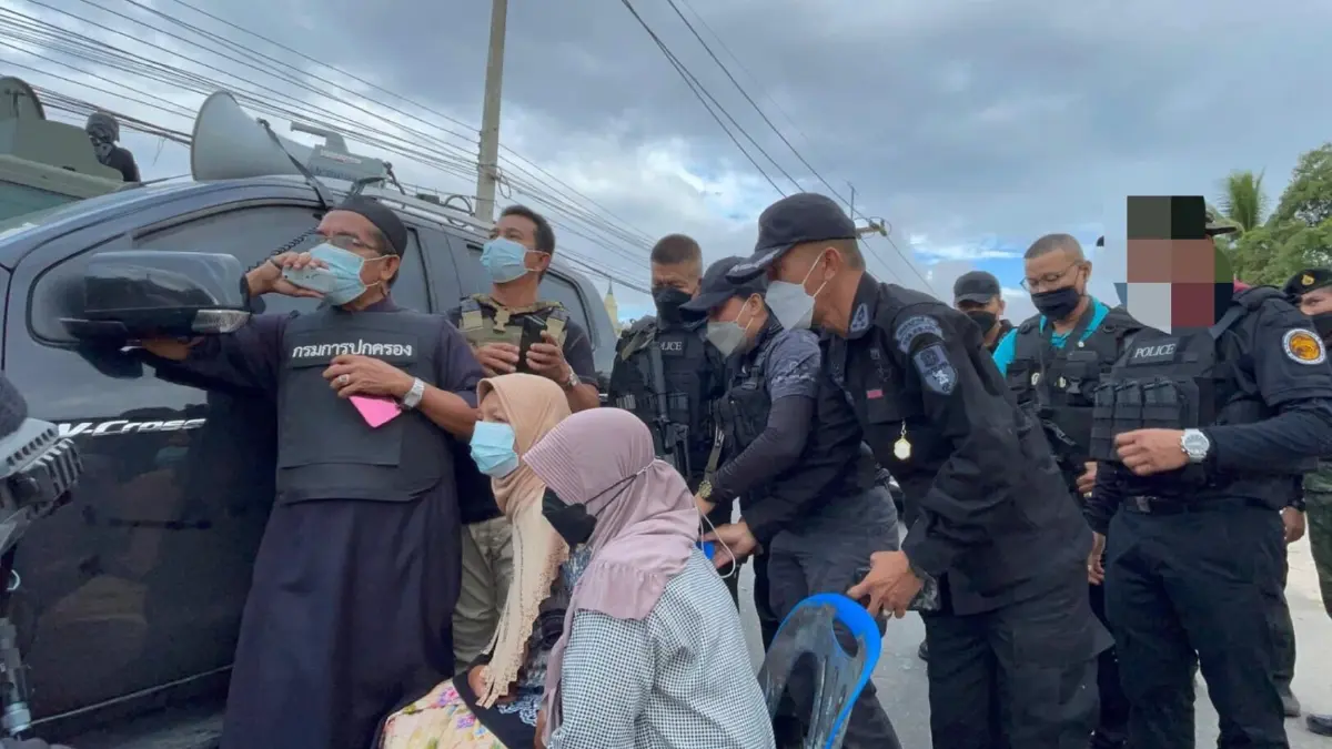 จนท.เร่งเจรจา 1 ผู้ก่อความไม่สงบพื้นที่สงขลา หลังวิสามัญ 3 คนร้าย จนท.เร่งเจรจา 1 ผู้ก่อความไม่สงบพื้นที่สงขลา หลังวิสามัญ 3 คนร้าย