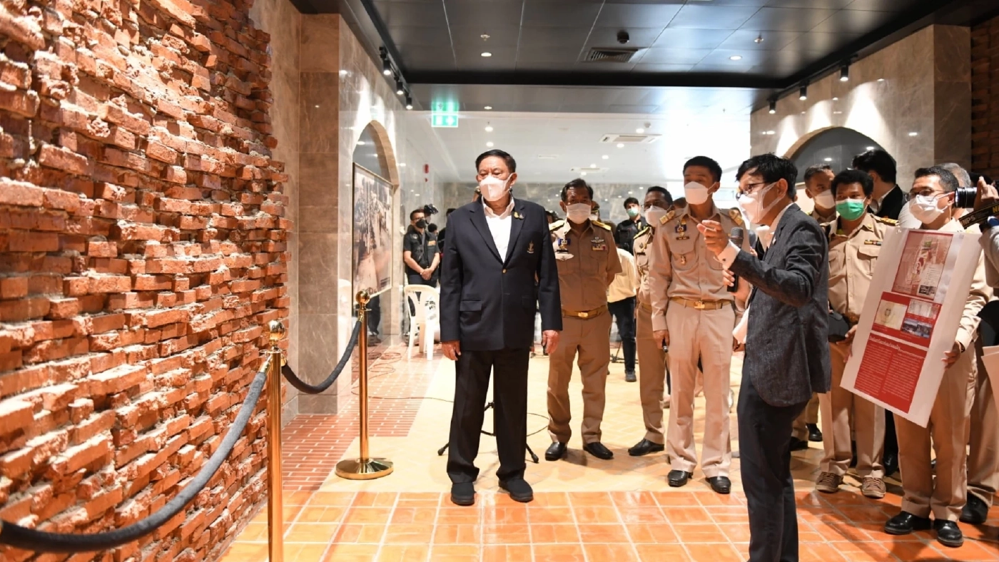 จุดนัดพบใหม่ย่านสนามหลวง กทม.เปิดให้บริการแล้ว อุโมงค์ทางลอด ถ.มหาราช