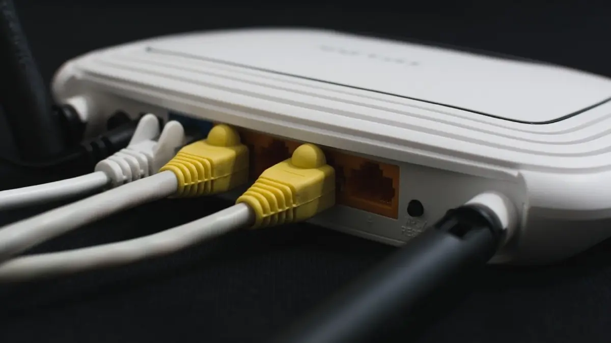 เด็กสเปนฆ่าพ่อแม่และน้องชายตัวเอง เพราะถูกตัดสัญญาณ WiFi เด็กสเปนฆ่าพ่อแม่และน้องชายตัวเอง เพราะถูกตัดสัญญาณ WiFi