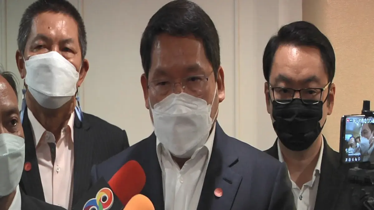‘อุตตม’ เร่งทำงานพร้อมรับศึกเลือกตั้ง ‘อุตตม’ เร่งทำงานพร้อมรับศึกเลือกตั้ง