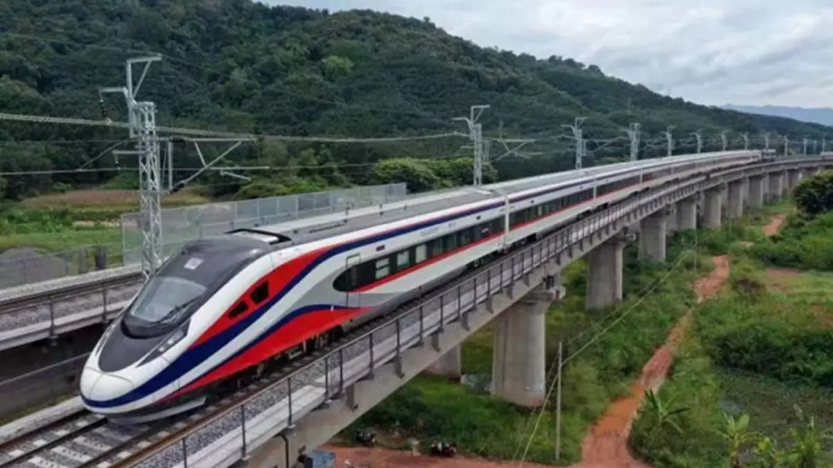 คนอีสานลุ้นนั่งรถไฟความเร็วสูงจีน-ลาว หนุนไทยเร่งมือคาดเกิดผลดีกว่าเสีย คนอีสานลุ้นนั่งรถไฟความเร็วสูงจีน-ลาว หนุนไทยเร่งมือคาดเกิดผลดีกว่าเสีย