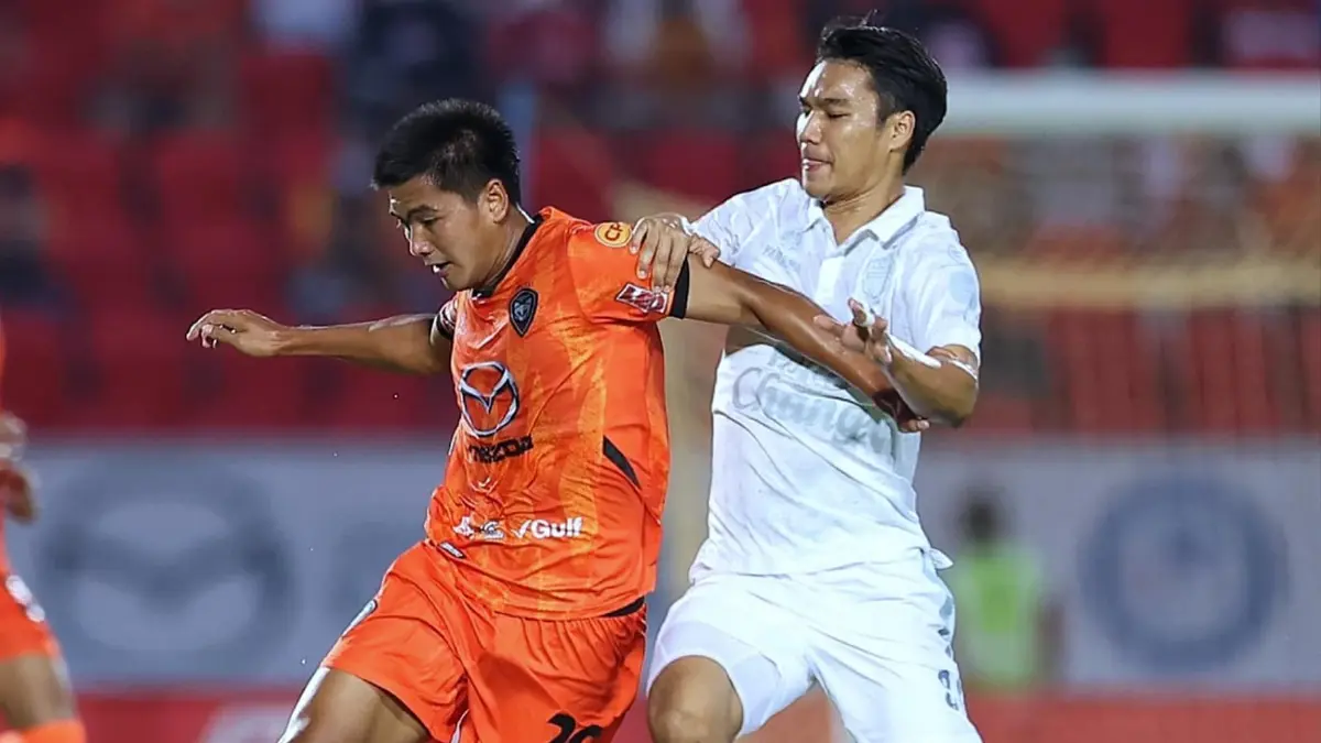 "ปราสาทสายฟ้า" บุกอัด "สวาทแคท" 3-0 ทิ้งรองฝูง 12 แต้มศึกไทยลีก
