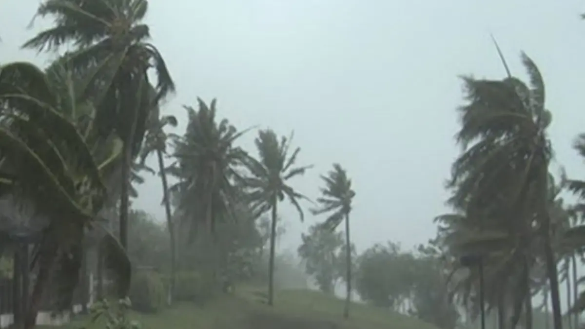 สภาพอากาศวันนี้ ภาคตะวันออก อ่วม มีพายุฝนฟ้าคะนอง ร้อยละ 60 กับมีลมกระโชกแรง
