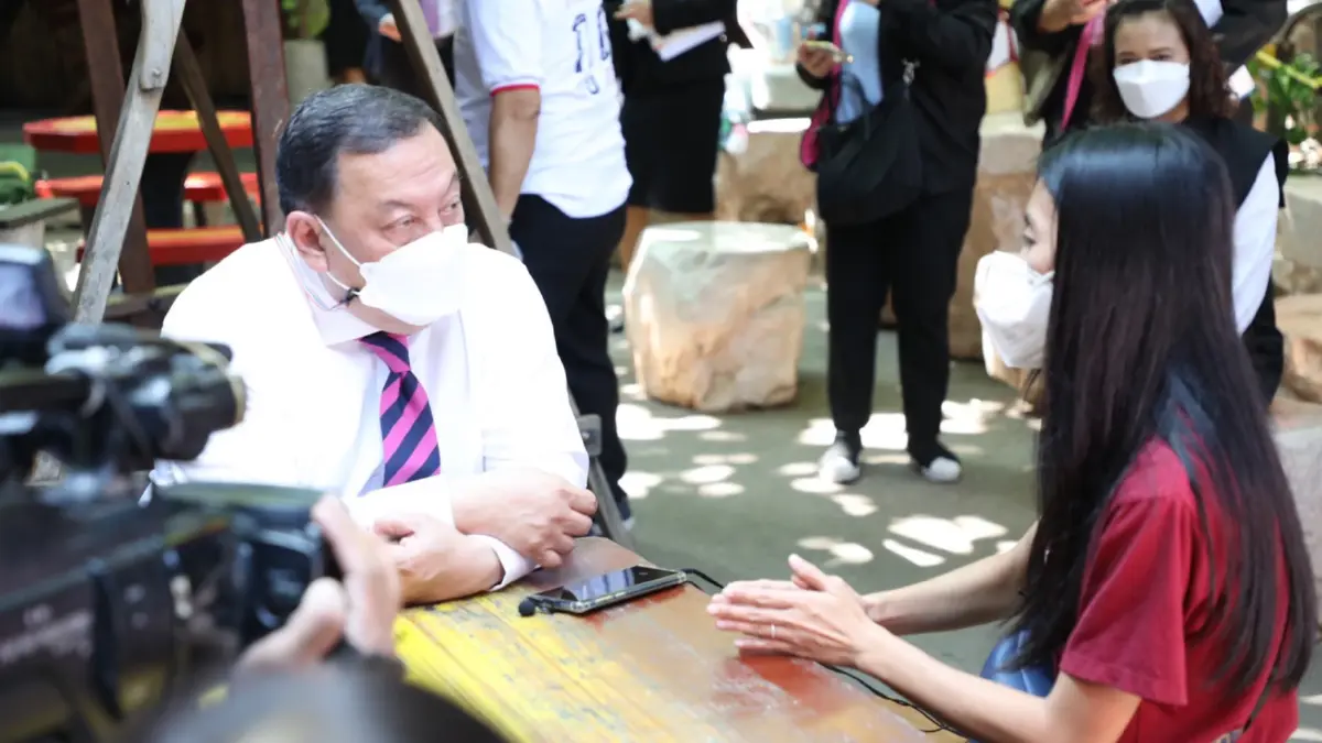 "จุติ" นำทีม พม. ช่วยเจ้าของโกดังชาบู ดึงเชฟชุมพลสอนเมนูใหม่สู้ชีวิตอีกรอบ