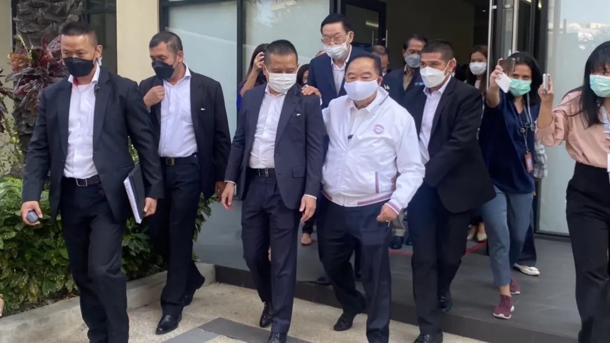 "บิ๊กป้อม" ย้ำกลางที่ประชุม พปชร. คุมก๊วน "ธรรมนัส" ให้เป็นเสียงรัฐบาลได้ "บิ๊กป้อม" ย้ำกลางที่ประชุม พปชร. คุมก๊วน "ธรรมนัส" ให้เป็นเสียงรัฐบาลได้