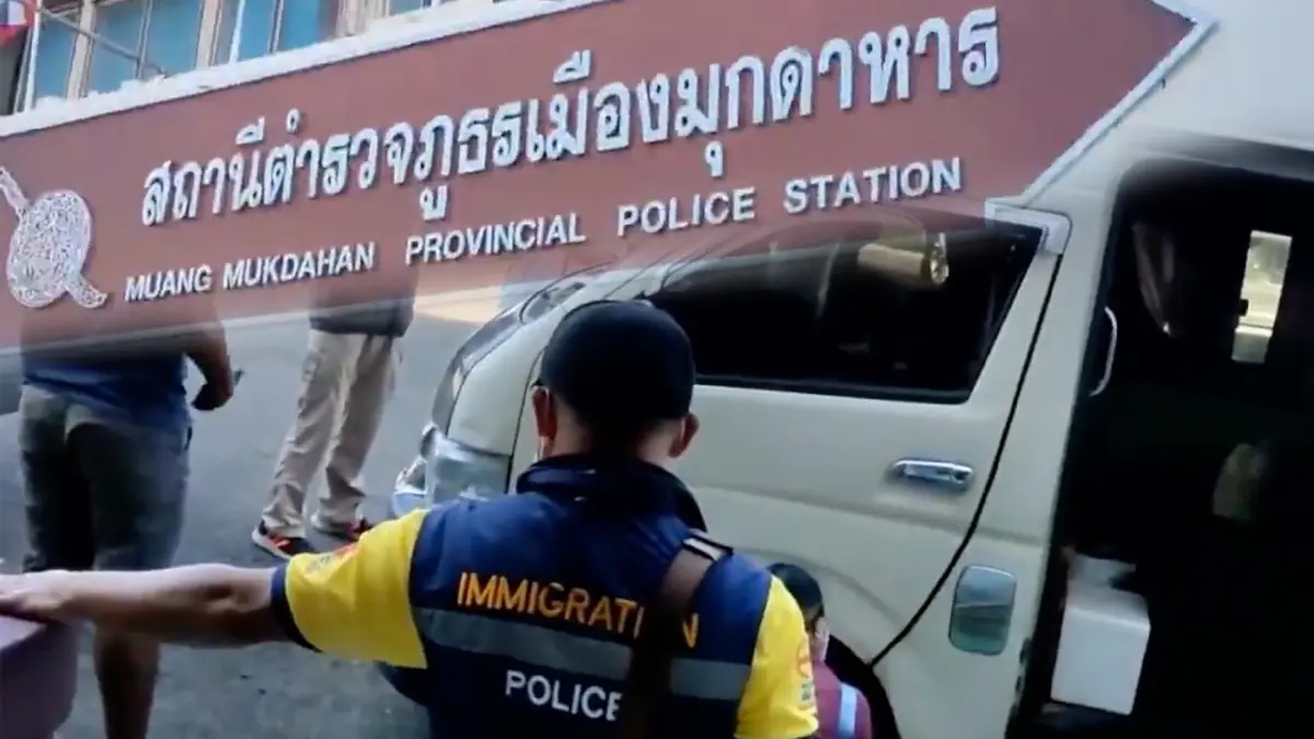 ตม.สกัดจับรถตู้ 2 คัน ขนแรงงานต่างด้าวส่งชายแดน