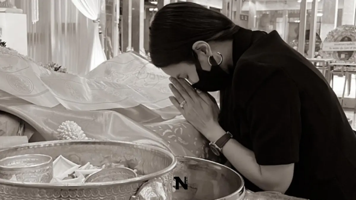 “จั๊กจั่น” เผยภาพสุดเศร้า กราบลาคุณแม่สามีครั้งสุดท้าย “จั๊กจั่น” เผยภาพสุดเศร้า กราบลาคุณแม่สามีครั้งสุดท้าย