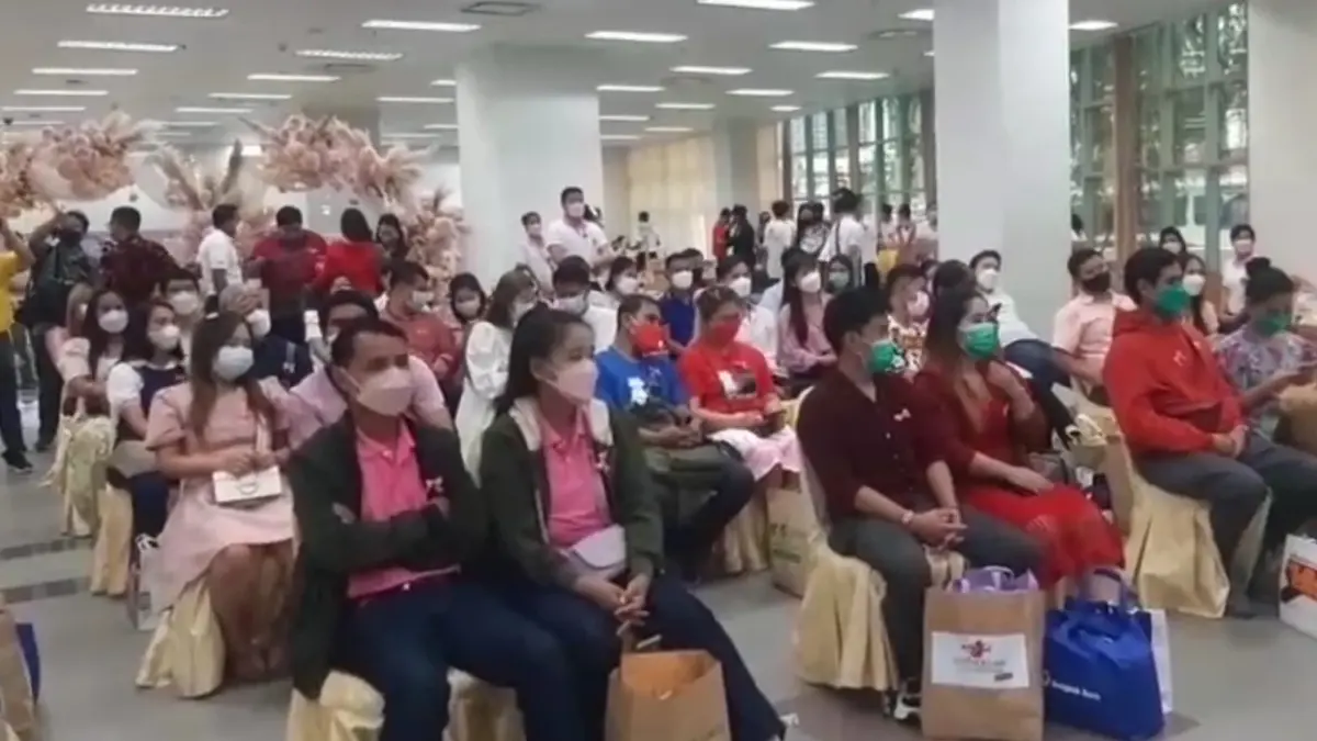 คึกคัก! "399 คู่รัก" แห่จดทะเบียนสมรส "เขตบางรัก" ลุ้นรับรางวัล