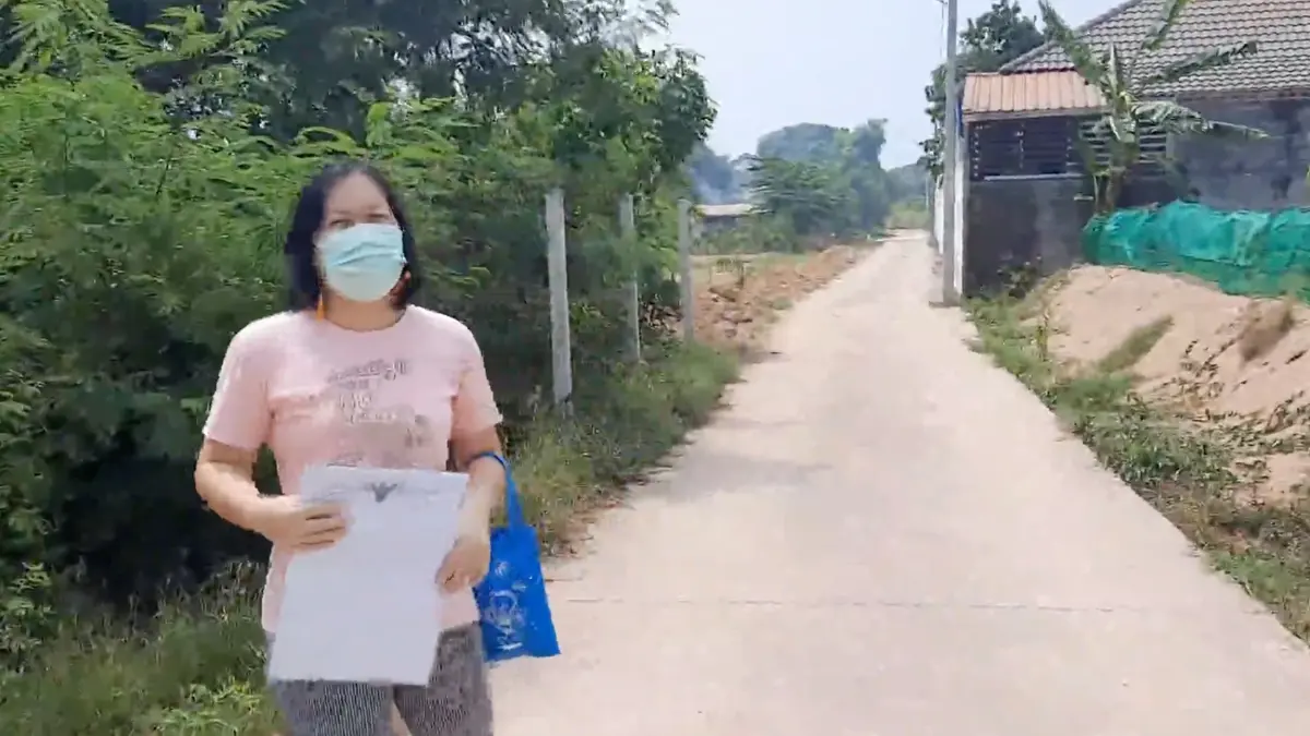 ชาวบ้านร้อง ถนนถูกบีบแคบลงเดือดร้อนนับ 10 ปี ชาวบ้านร้อง ถนนถูกบีบแคบลงเดือดร้อนนับ 10 ปี