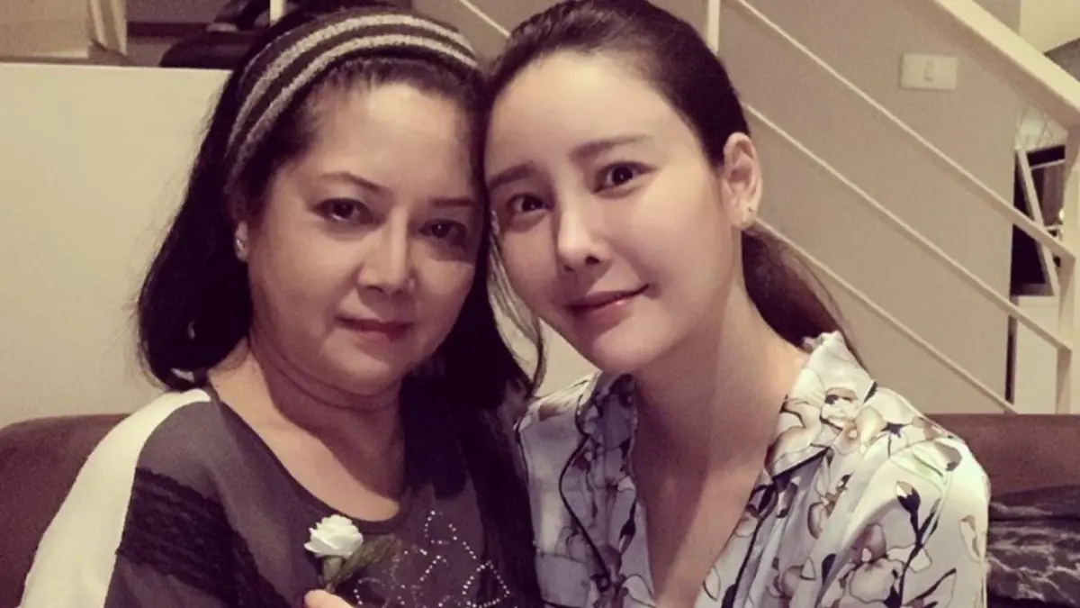 ด่วน! แม่ยื่นอายัดศพ "แตงโม" ติดใจพิรุธหลายอย่าง เล็งดึง "หมอพรทิพย์" ช่วย ด่วน! แม่ยื่นอายัดศพ "แตงโม" ติดใจพิรุธหลายอย่าง เล็งดึง "หมอพรทิพย์" ช่วย
