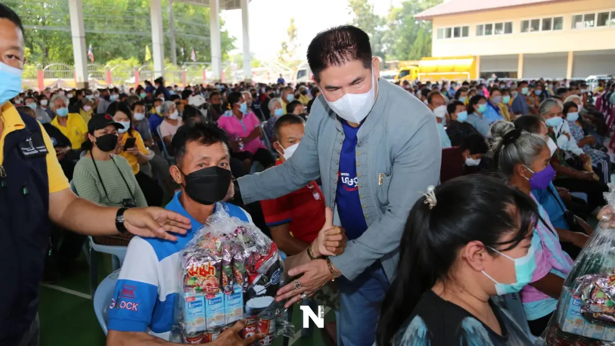 "ธรรมนัส"ลุยขยายฐานเสียงพื้นที่เชียงรายพร้อมมอบถุงยังชีพ 1,300 ชุด "ธรรมนัส"ลุยขยายฐานเสียงพื้นที่เชียงรายพร้อมมอบถุงยังชีพ 1,300 ชุด