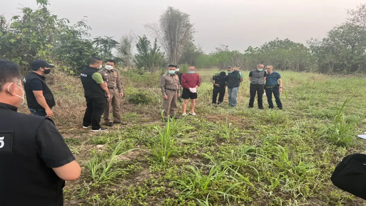 ตำรวจลำพูนนำตัวผู้กองชิงทองทำแผนหาของกลาง