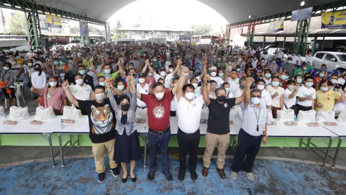 "ครูประทีป" นำทีมชาวบ้านนับพัน ประกาศหนุน “บิ๊กต่าย” นั่งเก้าอี้ สก.คลองเตย