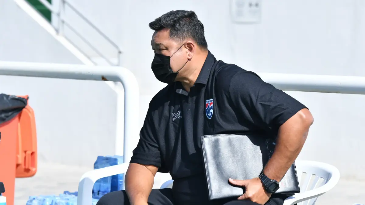 "โค้ชโย่ง" ขอโทษแฟนบอลหลังพ่ายอิรัก รับลูกทีมมีปัญหาสภาพร่างกาย