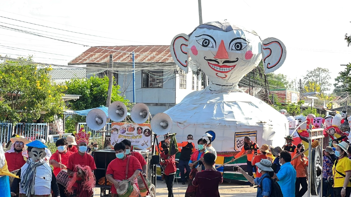 อลังการแห่หุ่นเซียงยืน200ตัวบุญผะเหวด หนึ่งเดียวในไทย อลังการแห่หุ่นเซียงยืน200ตัวบุญผะเหวด หนึ่งเดียวในไทย