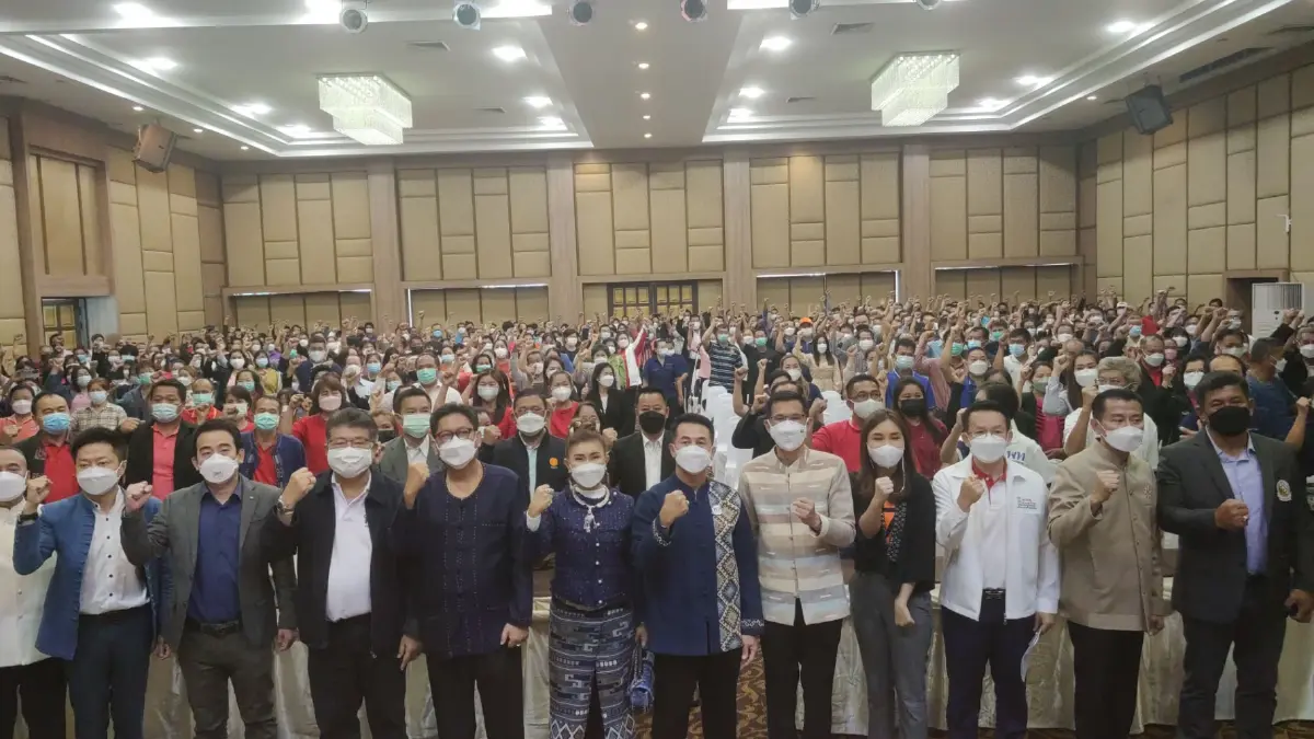 “หมอชลน่าน”นำทัพฝ่ายค้านรับฟังปัญหาประชาชน