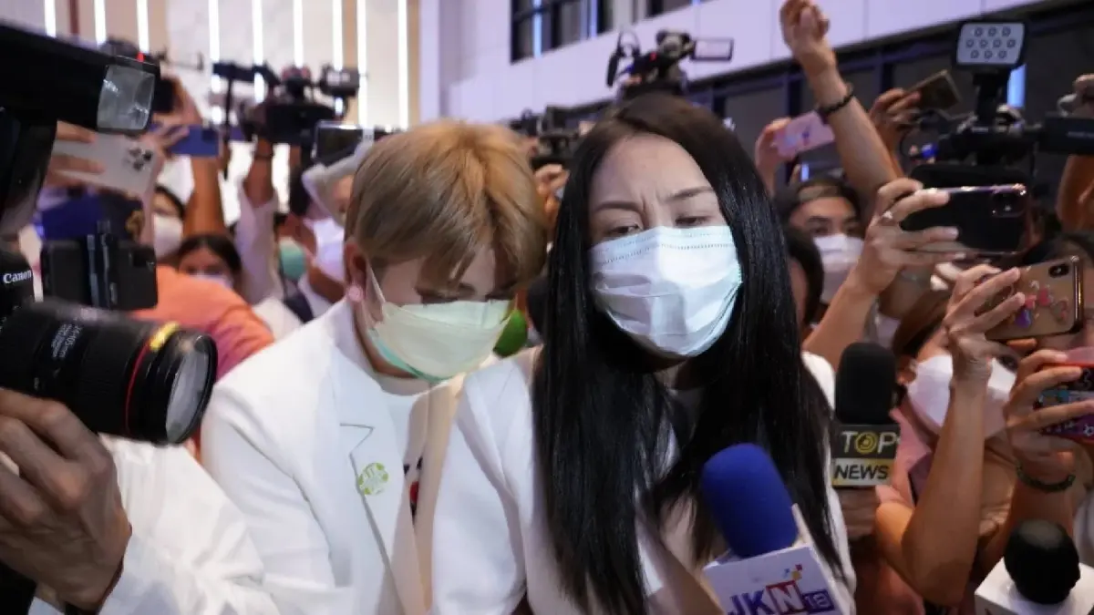 “แซน” โผล่ร่วมงานอาลัย “แตงโม” ฟิวส์ขาดหลังโดนรุมถาม “แซน” โผล่ร่วมงานอาลัย “แตงโม” ฟิวส์ขาดหลังโดนรุมถาม