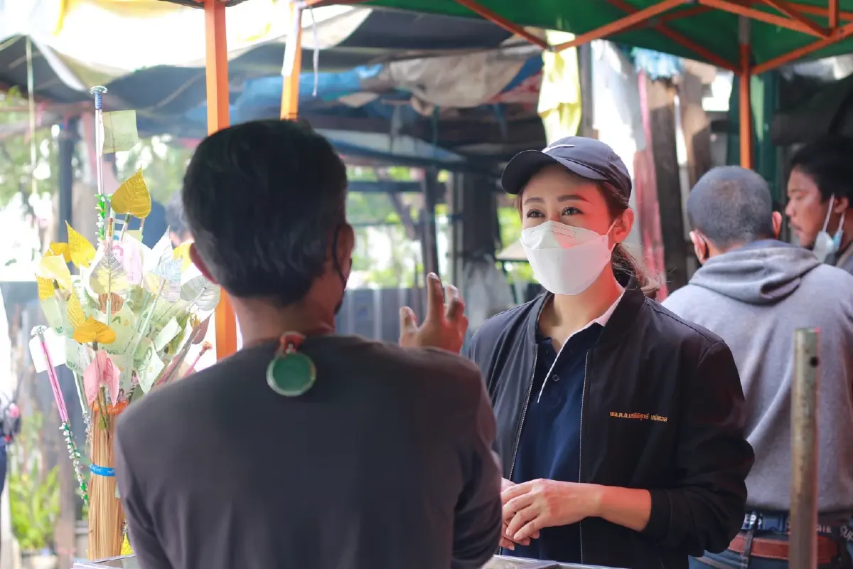 "เสรีรวมไทย"ลงพื้นที่พบชาวบ้านโวยยุคลุงตู่ "จน-เจ็บ-จบ"เเทบทุกบ้าน "เสรีรวมไทย"ลงพื้นที่พบชาวบ้านโวยยุคลุงตู่ "จน-เจ็บ-จบ"เเทบทุกบ้าน
