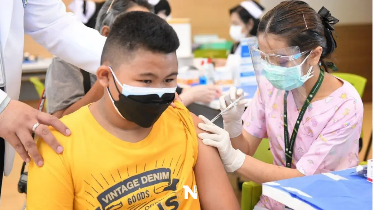 หมอนิธิ แนะควรเปิดเรียนปรกติ เยาวชนกลุ่มเสี่ยงต้องฉีดวัคซีน 3 เข็ม หมอนิธิ แนะควรเปิดเรียนปรกติ เยาวชนกลุ่มเสี่ยงต้องฉีดวัคซีน 3 เข็ม