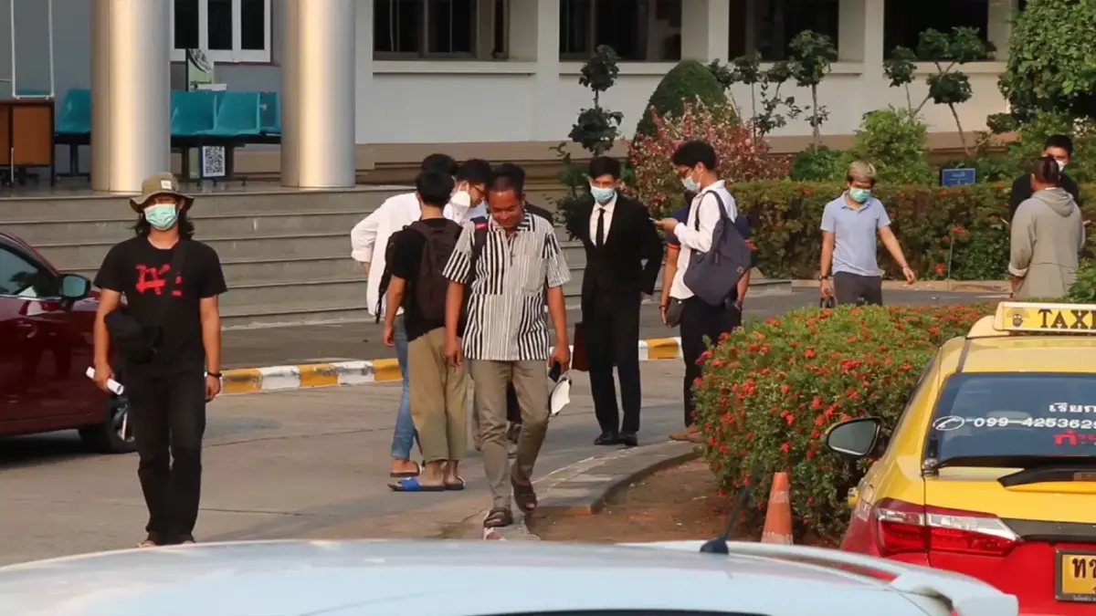 ศาลปล่อยตัว 8 นักกิจกรรม ส่วนอีก 2 คนอารยะขัดขืนไม่เข้าร่วมกระบวนการ