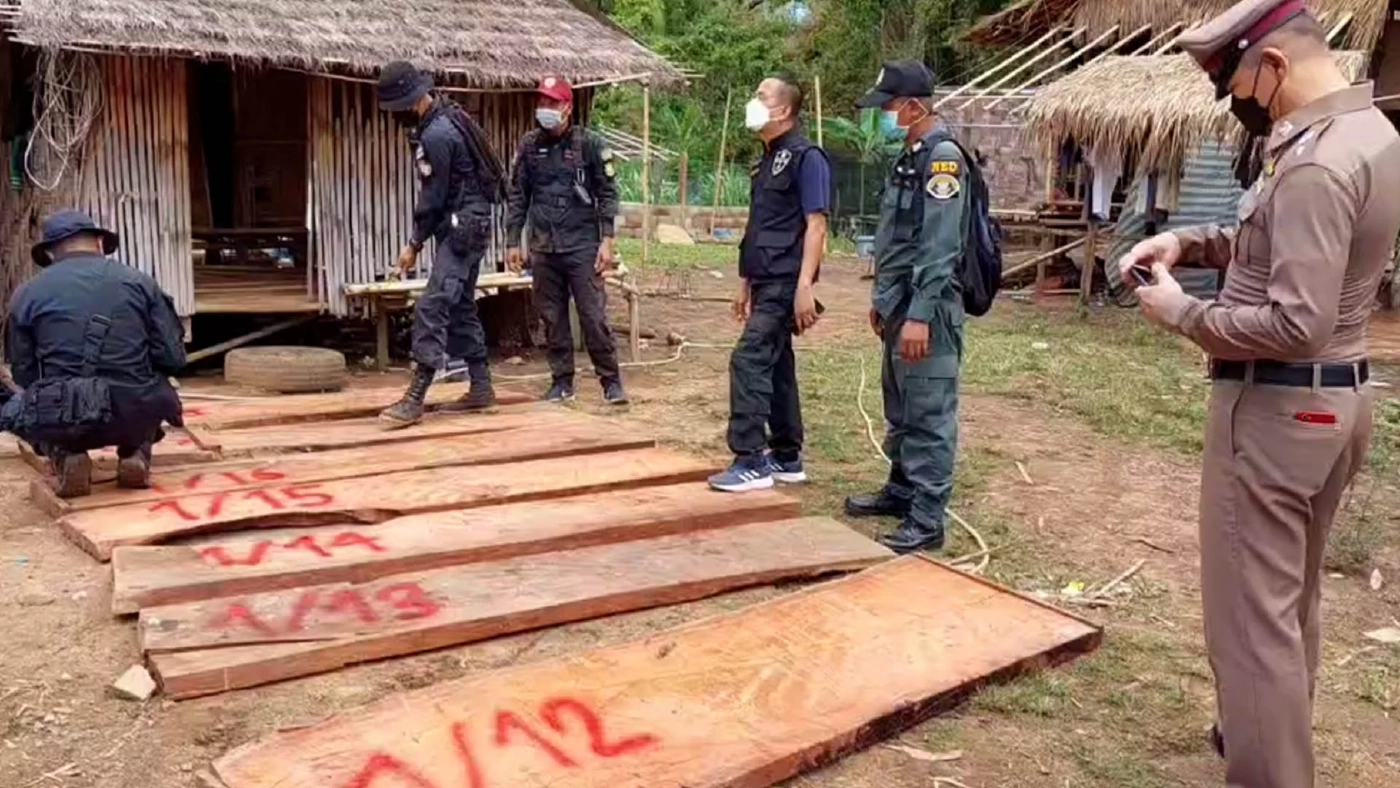 จับแก๊งลักลอบตัดไม้ในป่าหวงห้ามทำโลงศพขาย