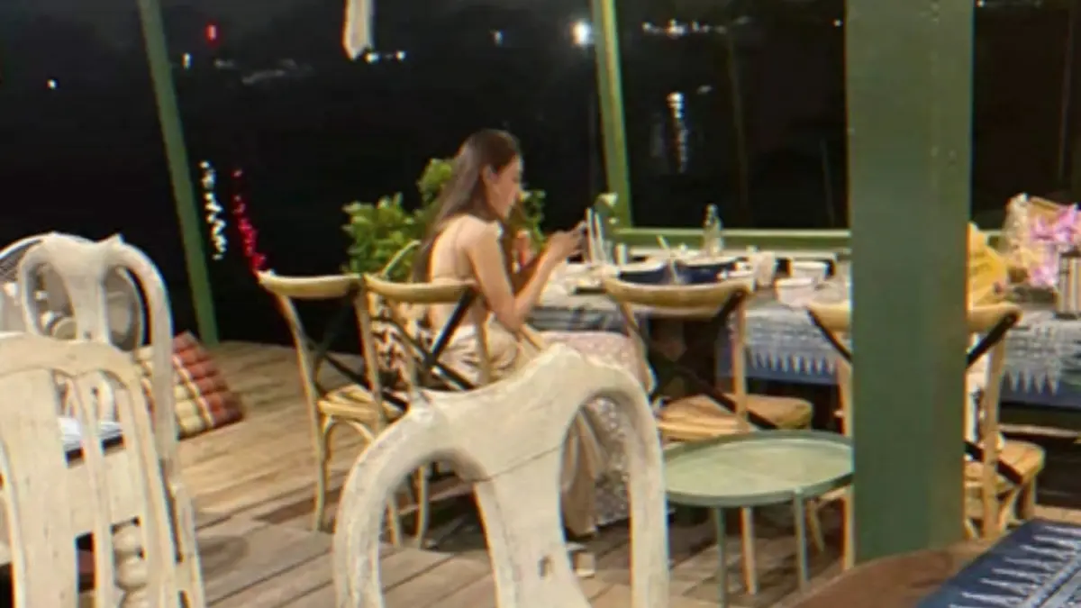 เปิดภาพ “แตงโม นิดา” หลังกินข้าวมื้อสุดท้าย นั่งคนเดียวไร้เงาเพื่อนอีก 5 คน เปิดภาพ “แตงโม นิดา” หลังกินข้าวมื้อสุดท้าย นั่งคนเดียวไร้เงาเพื่อนอีก 5 คน