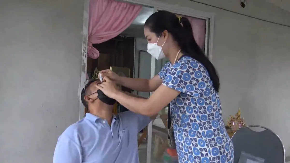ชาวบ้านร้องสื่อหลังฉีดวัคซีนป้องกันโควิดแล้วดวงตามองไม่เห็น