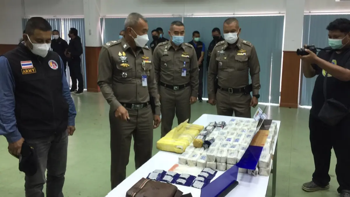 รวบแก๊งยาบ้า “มันทุกเม็ด” คาด่านตรวจ พร้อมยึดของกลางกว่า 2.6 แสนเม็ด