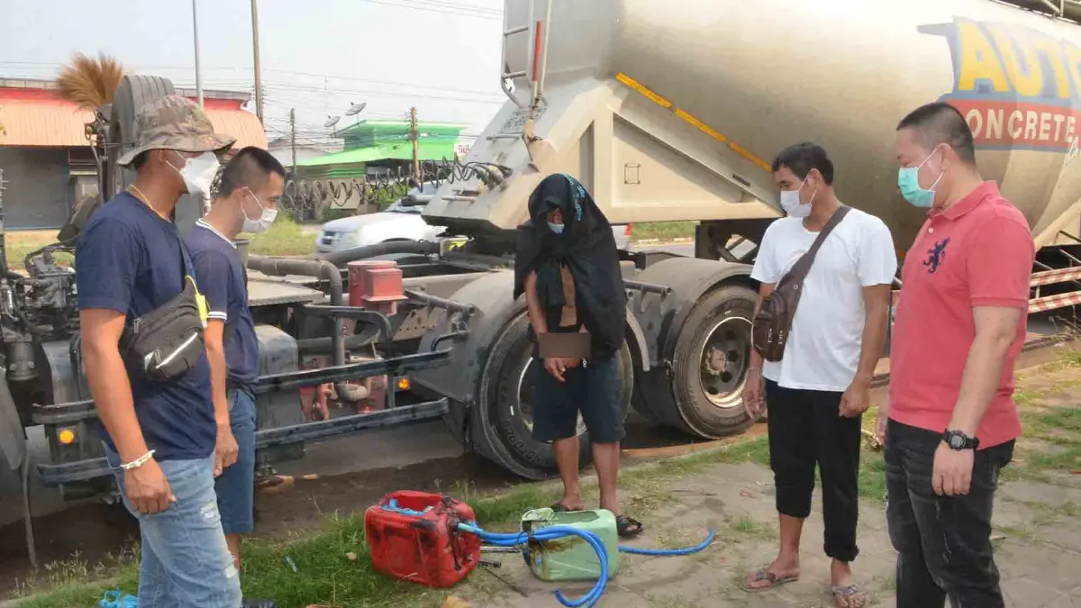 ตร.จับโจรแสบตระเวนขโมยดูดน้ำมันรถราคาแพงขายถูกหาเงินเสพยา