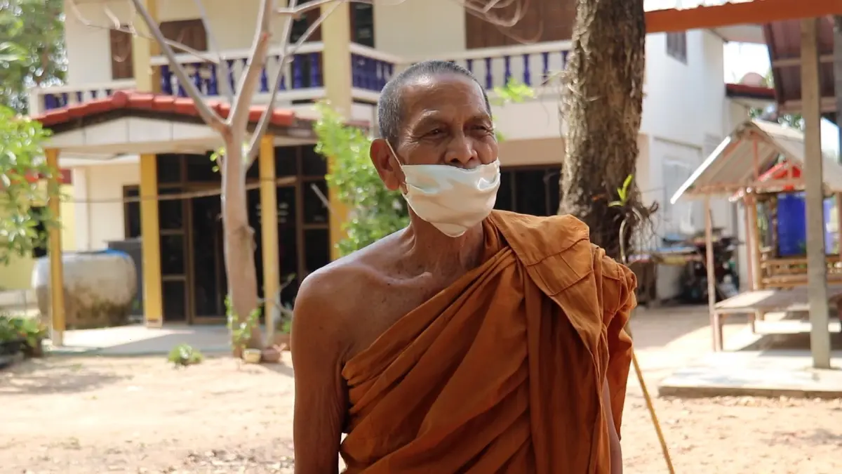 หญิงแสบตระเวนขโมยเงินพระเกือบ7หมื่นที่เตรียมไว้ผ่าตัดตาที่บอดสนิท