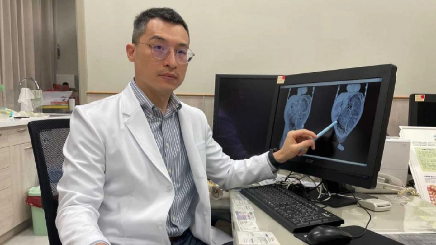 ผงะ! ชายชาวจีนไม่ขับถ่ายนาน 20 วัน อุจจาระเต็มลำไส้ลามเกือบถึงหัวใจ